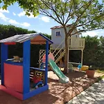 Refugio Con Casitas Infantiles * Zamora