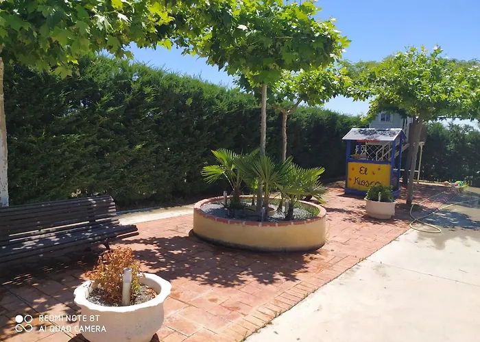 Refugio Con Casitas Infantiles Самора
