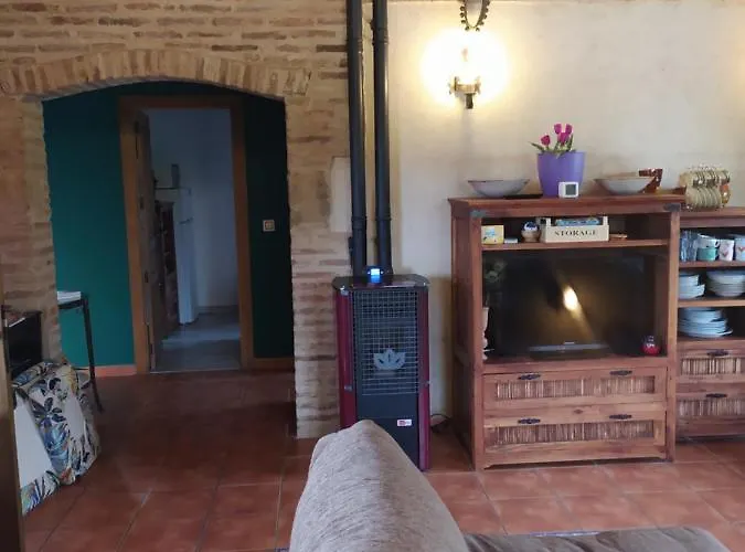 Refugio Con Casitas Infantiles Самора