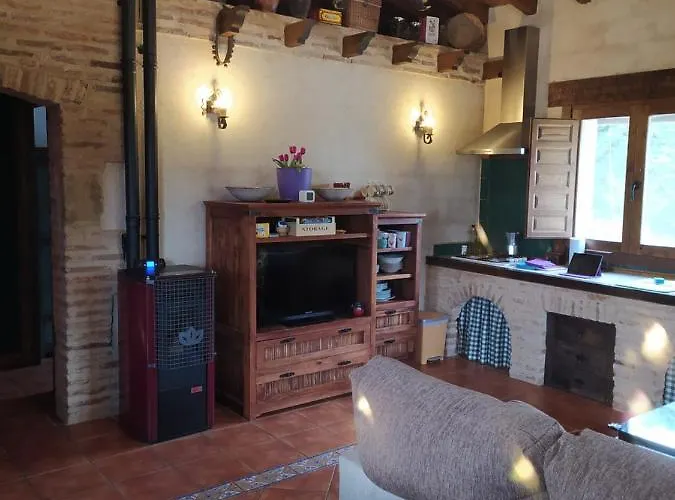 Refugio Con Casitas Infantiles Самора